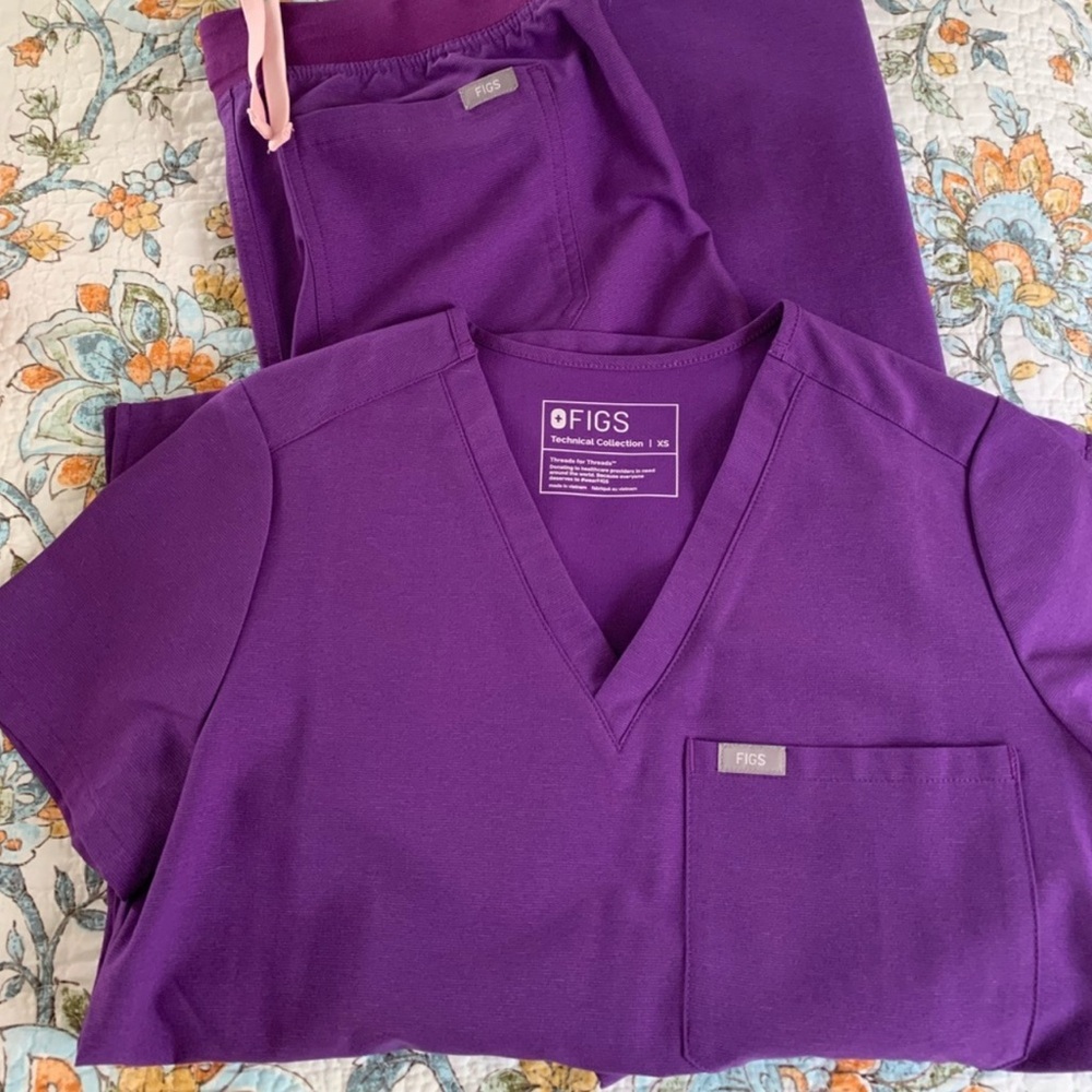 Figs Purple Scrub Set